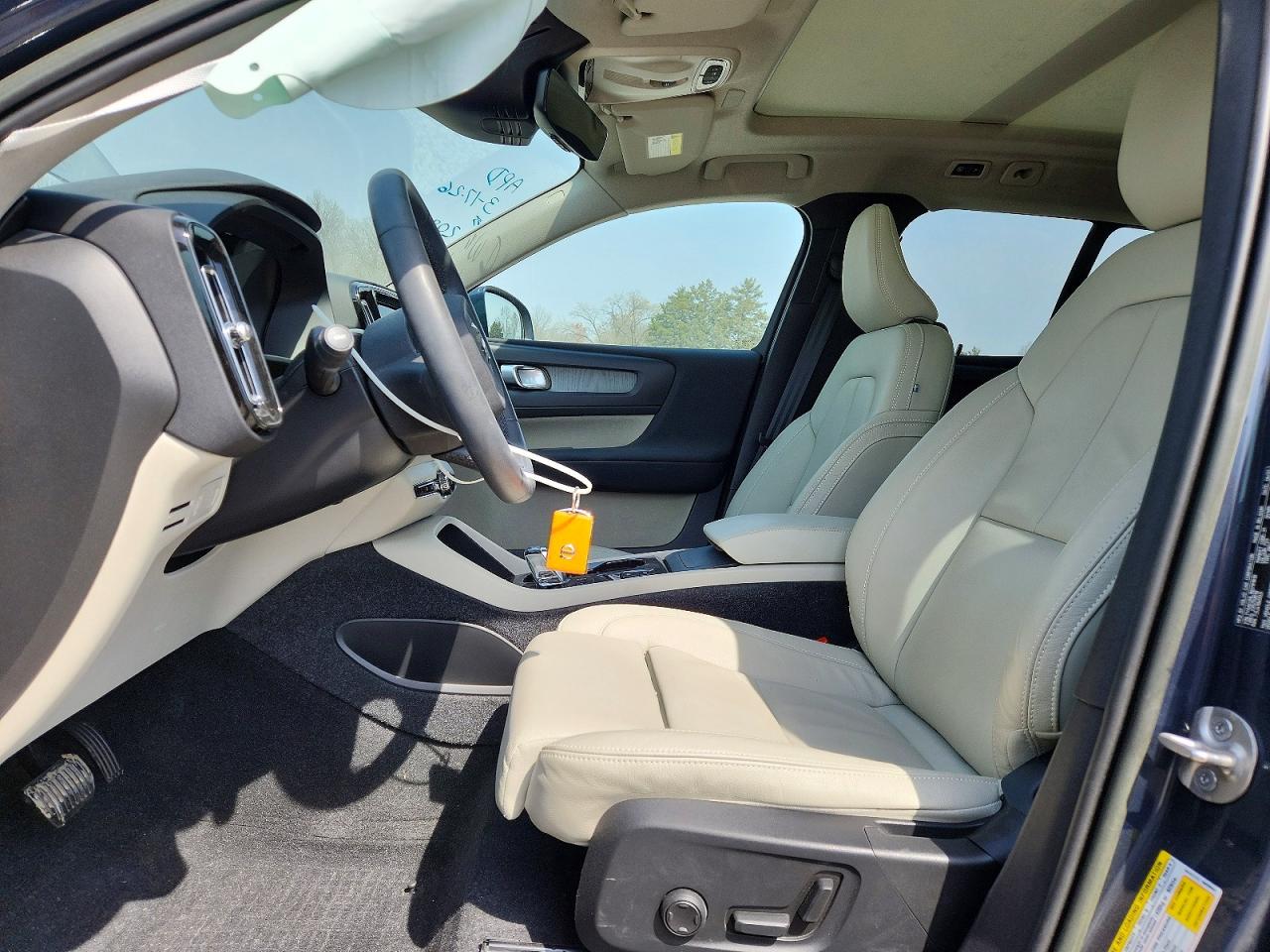 2022 VOLVO XC40 T4 INSCRIPTION photo 13