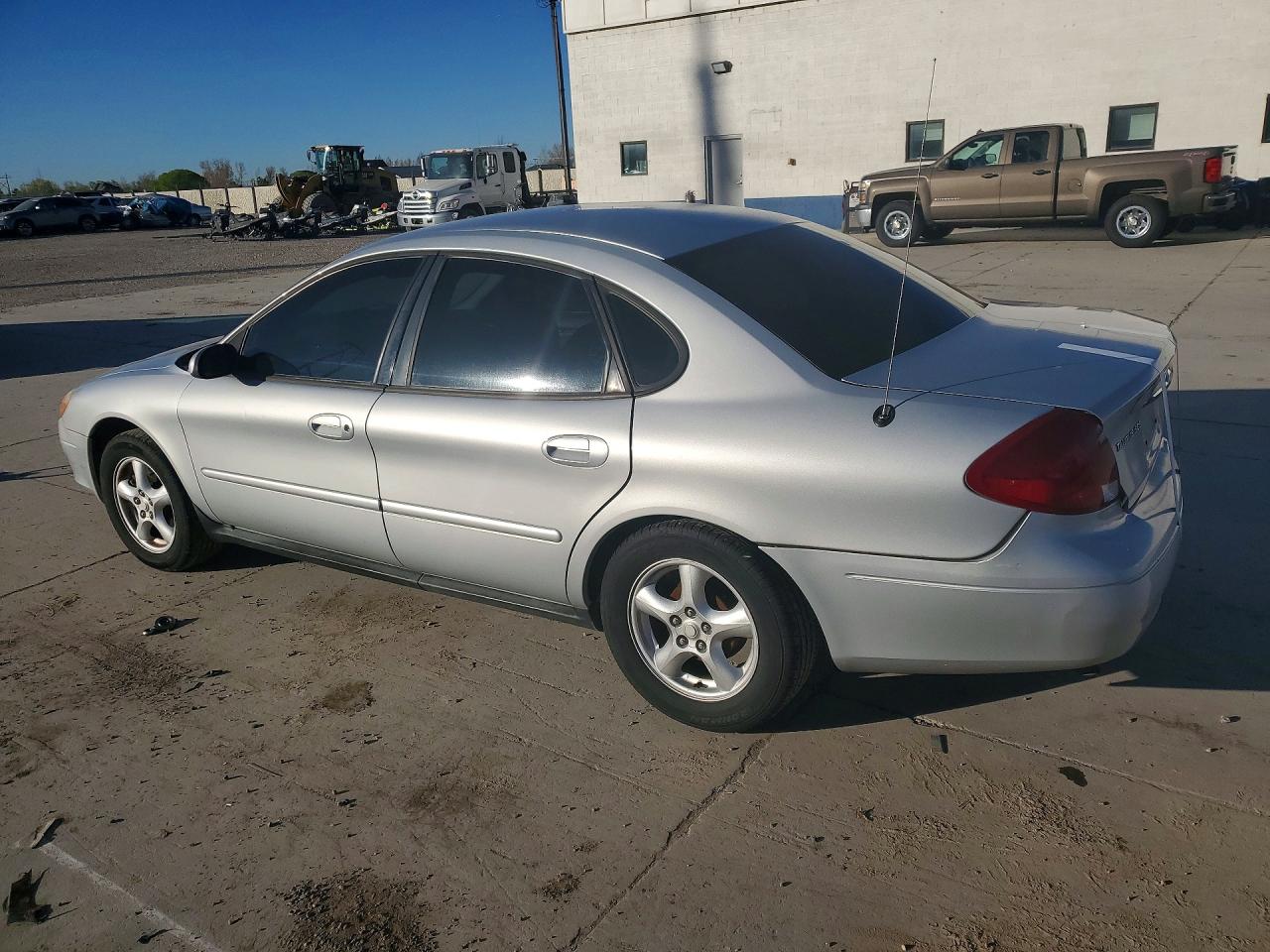 2003 FORD TAURUS photo 4