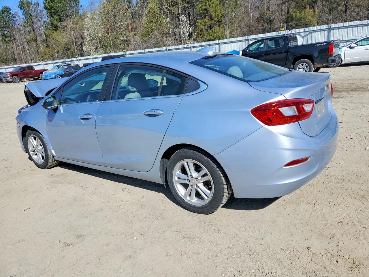 2017 CHEVROLET CRUZE LT photo 3