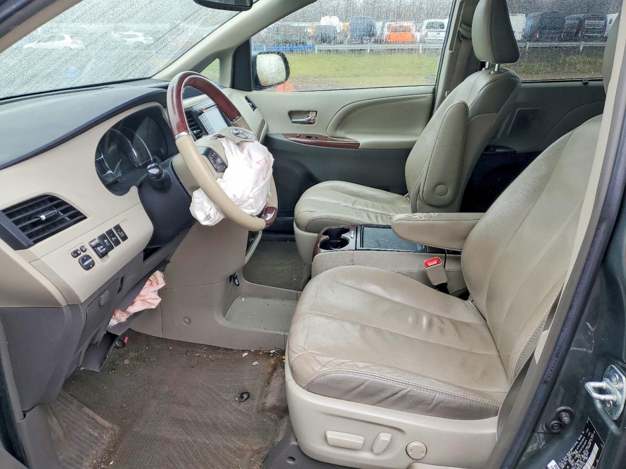 2014 TOYOTA SIENNA LIMITED 7-PASSENGER photo 19