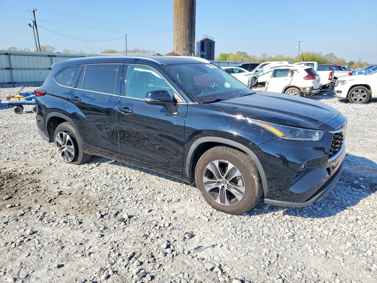 2021 TOYOTA HIGHLANDER XLE photo 4