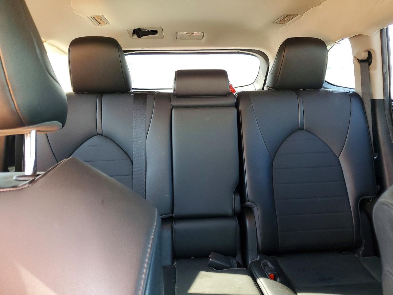 2021 TOYOTA HIGHLANDER XLE photo 10