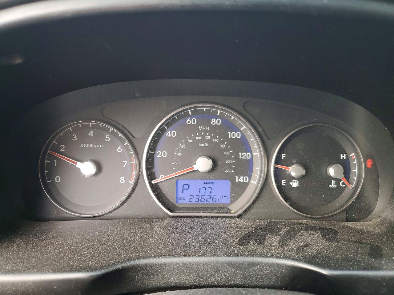 2010 HYUNDAI SANTA FE SE photo 9