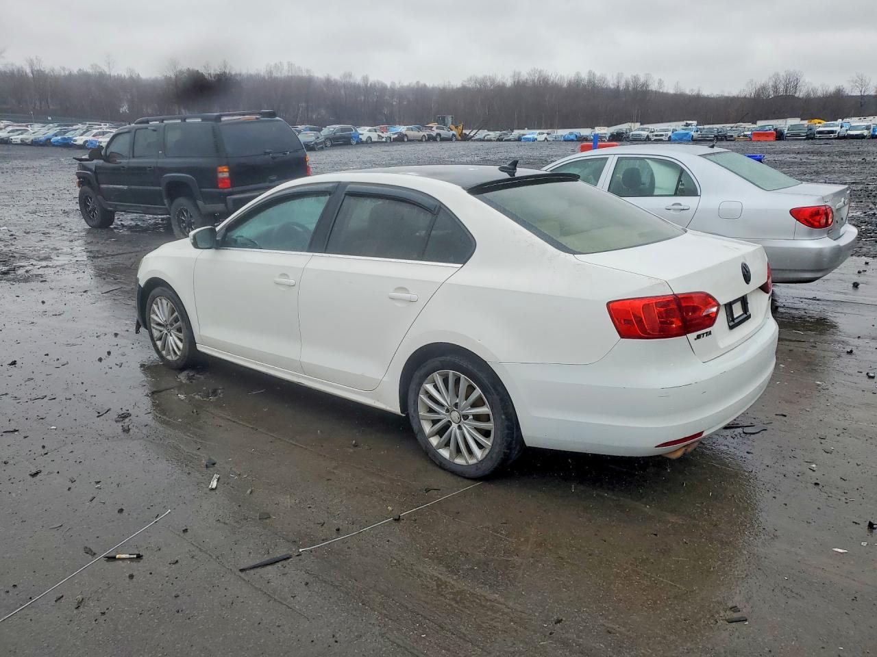 2011 VOLKSWAGEN JETTA SEL photo 2