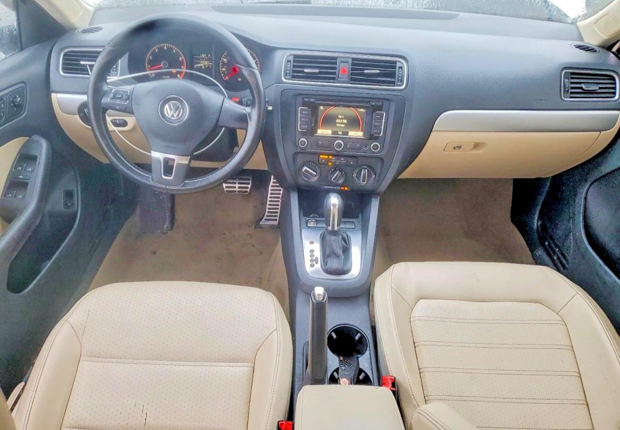 2011 VOLKSWAGEN JETTA SEL photo 8