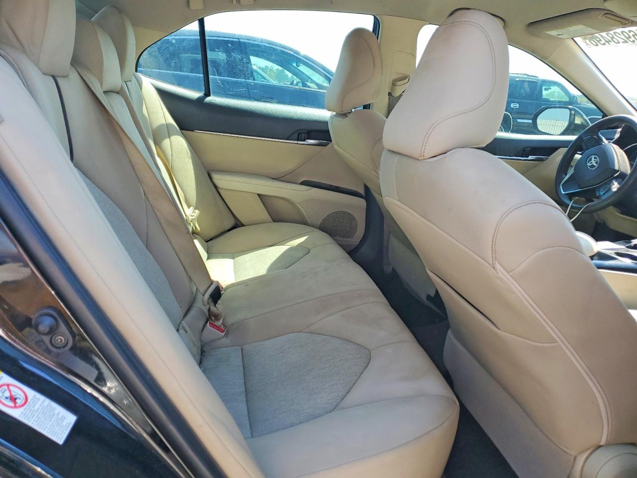2018 TOYOTA CAMRY LE photo 19