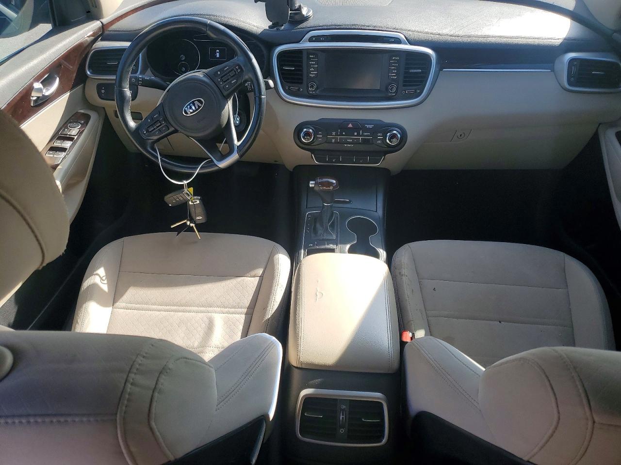 2017 KIA SORENTO LX photo 15