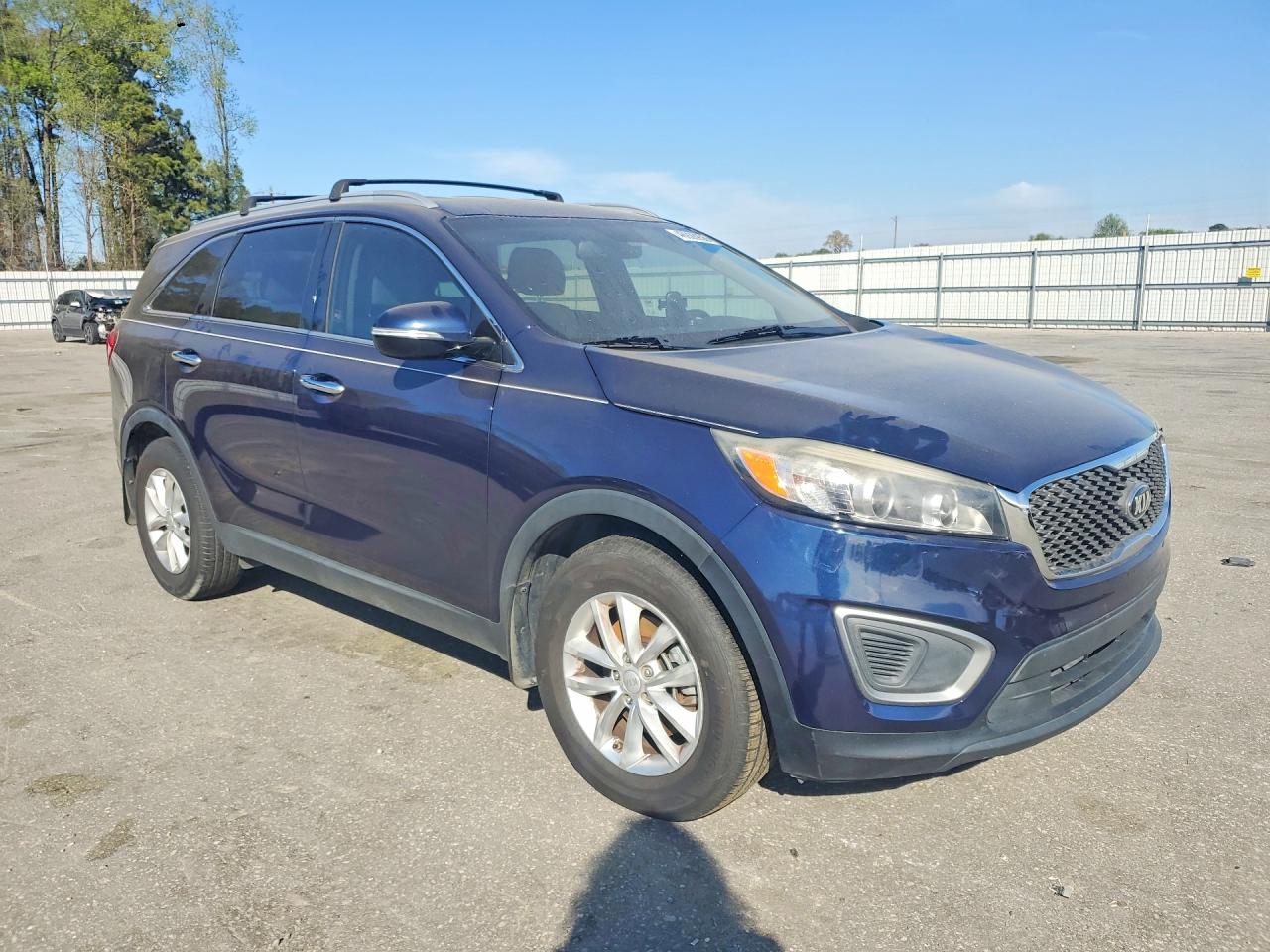 2017 KIA SORENTO LX photo 7