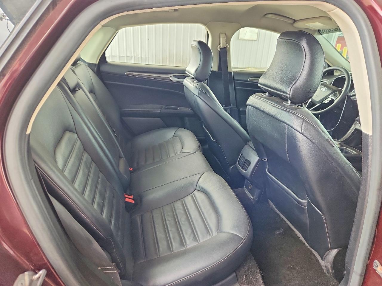 2017 FORD FUSION SE photo 19