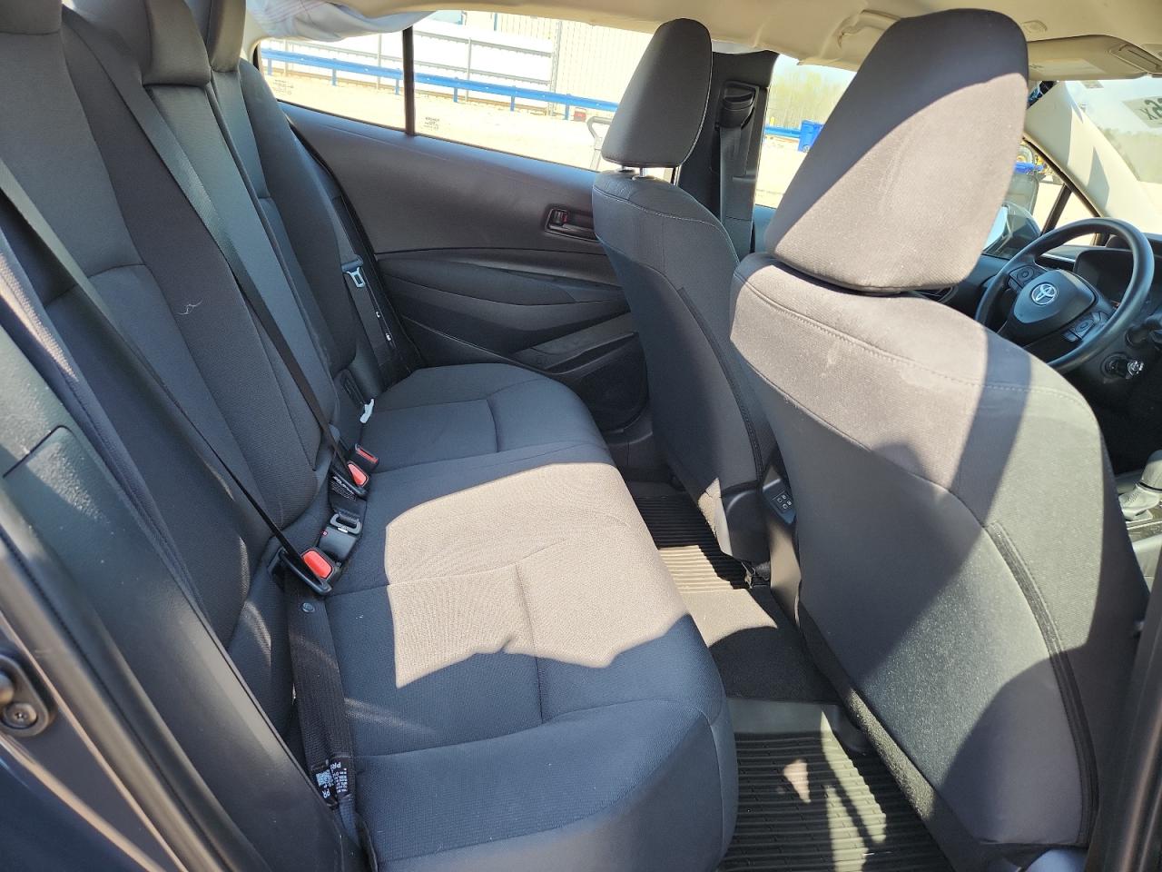 2025 TOYOTA COROLLA LE photo 19