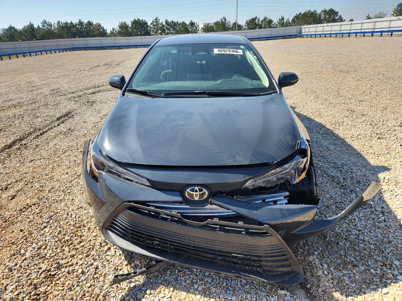 2025 TOYOTA COROLLA LE photo 9