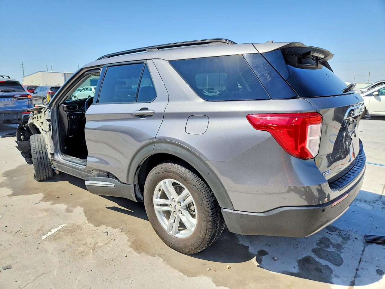 2021 FORD EXPLORER XLT photo 4