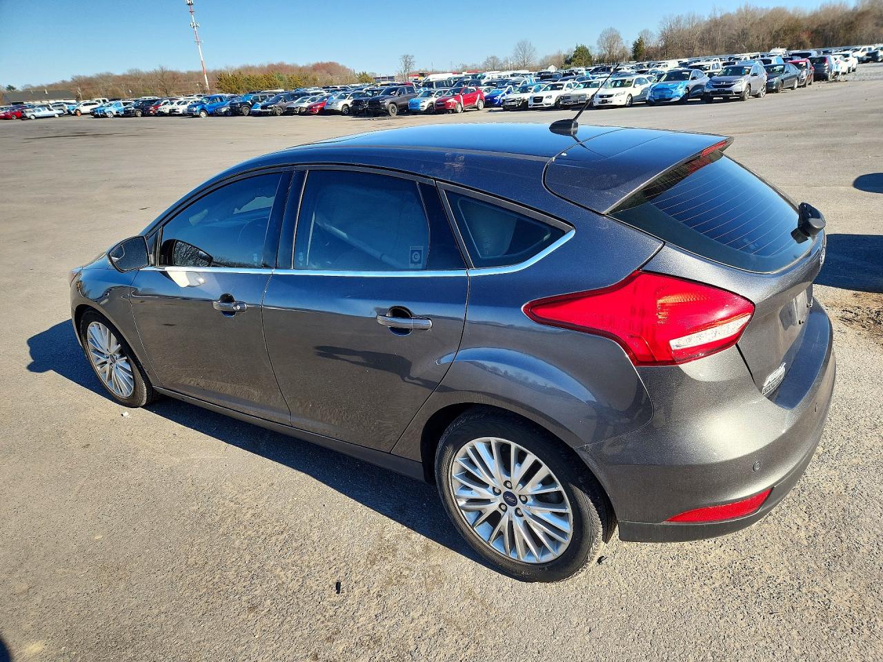 2017 FORD FOCUS TITANIUM photo 4