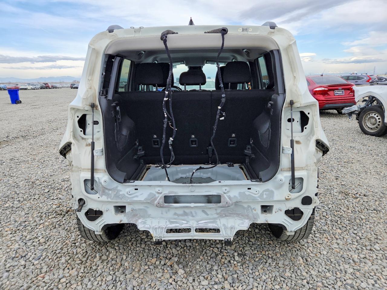 2017 JEEP RENEGADE LATITUDE photo 6