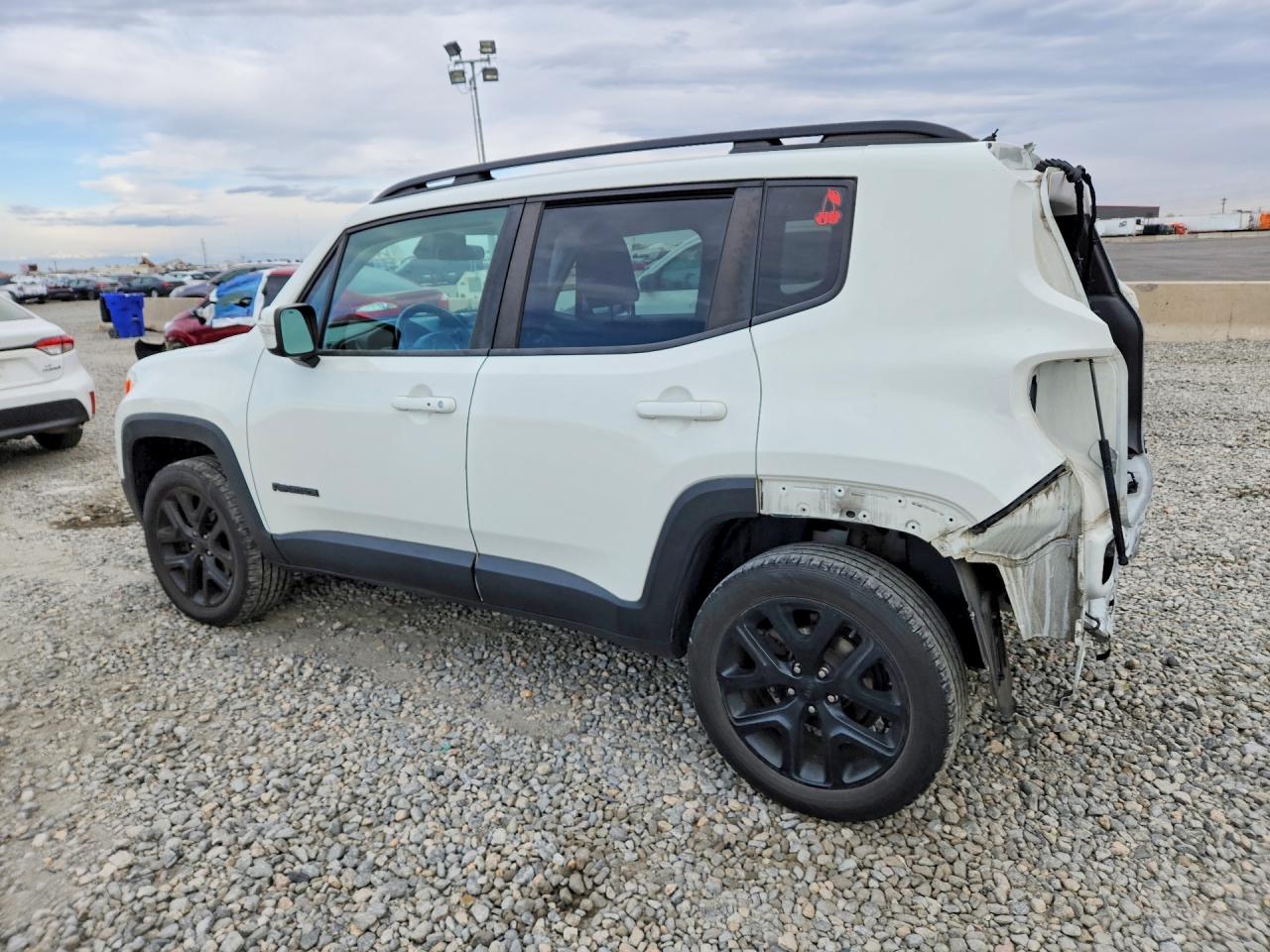 2017 JEEP RENEGADE LATITUDE photo 2