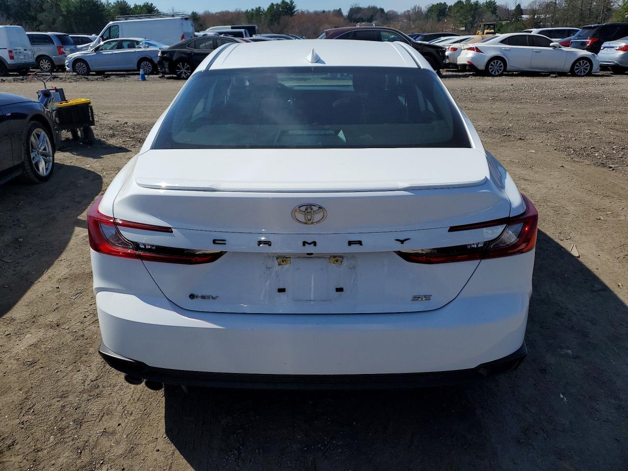 2025 TOYOTA CAMRY SE photo 11