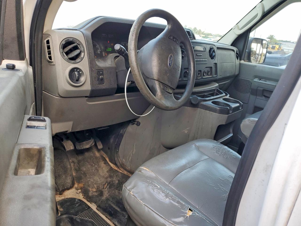 2011 FORD E250 UTILITY / SERVICE VAN photo 15