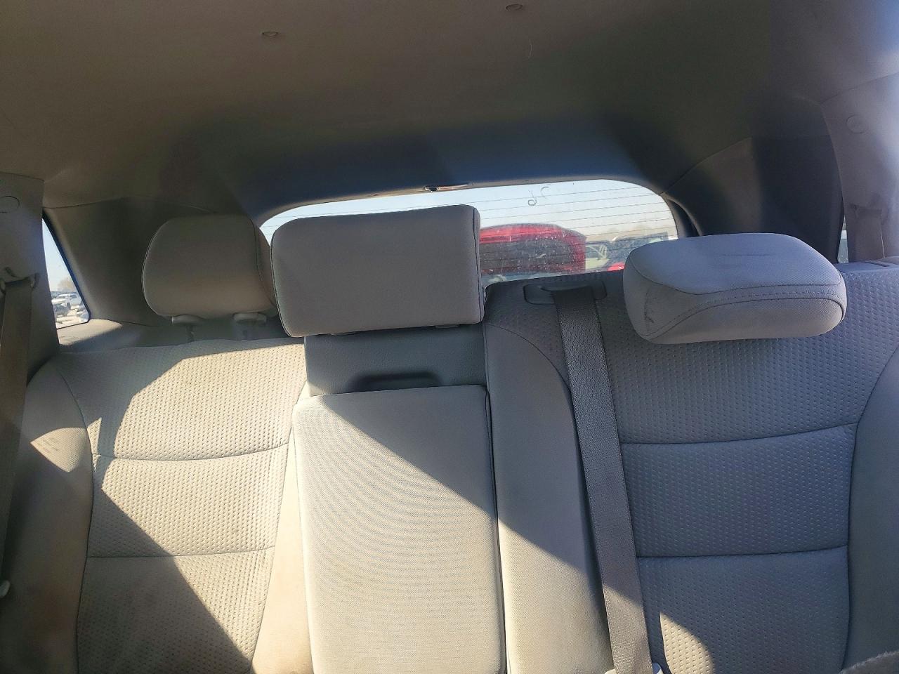2011 KIA SORENTO LX photo 19