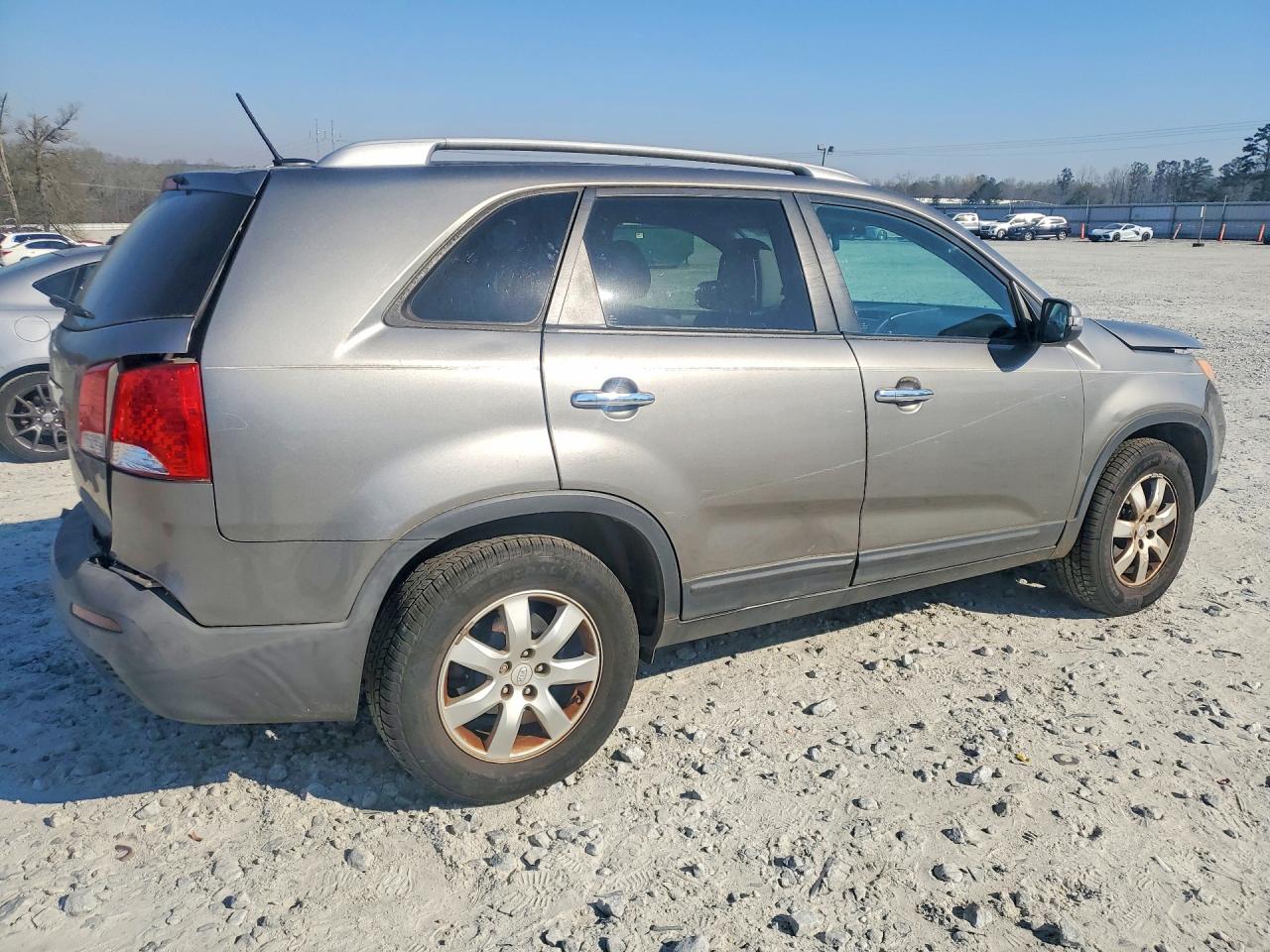 2011 KIA SORENTO LX photo 5