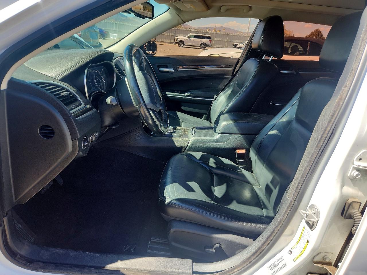 2016 CHRYSLER 300 LIMITED photo 14