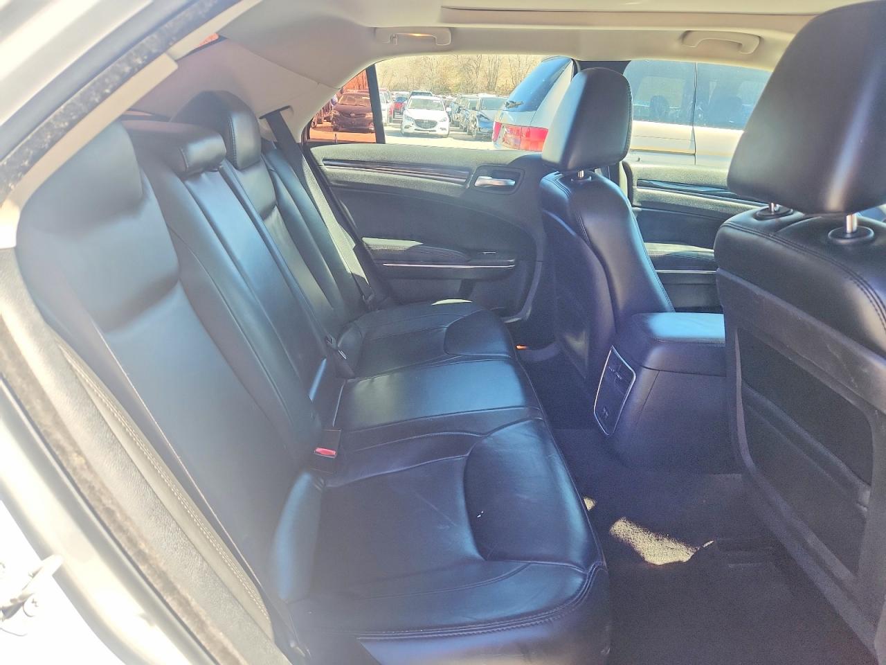 2016 CHRYSLER 300 LIMITED photo 19