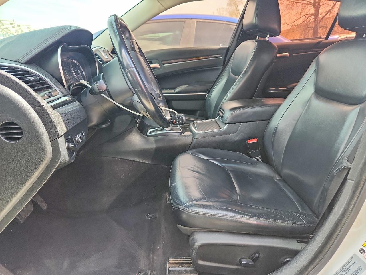 2016 CHRYSLER 300 LIMITED photo 13