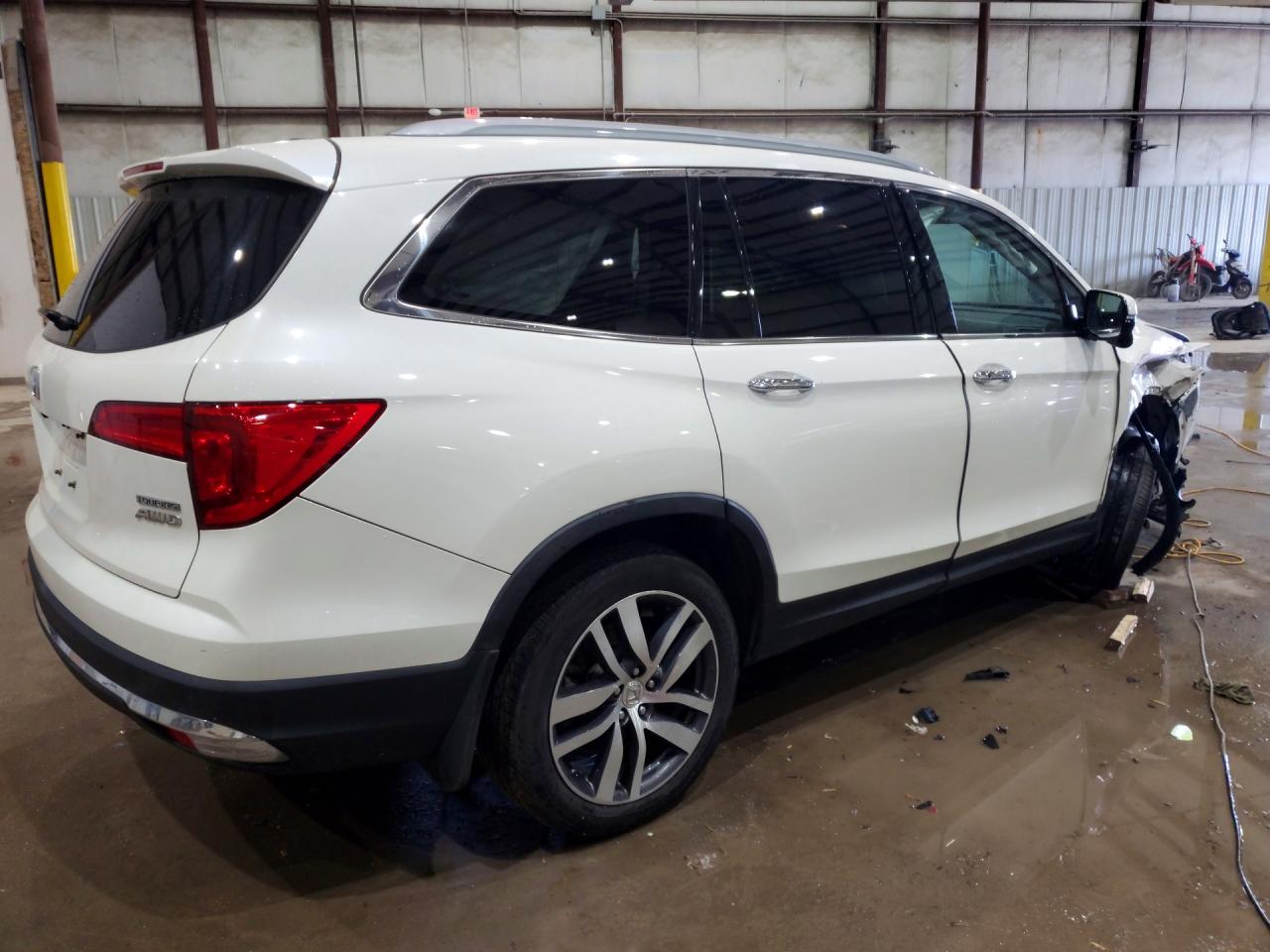 2016 HONDA PILOT TOURING photo 3