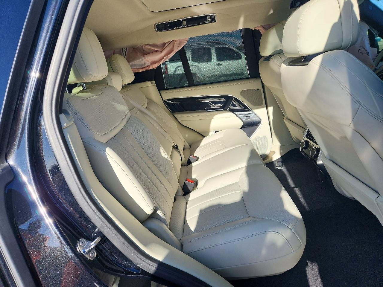 2025 LAND ROVER RANGE ROVER SE photo 19