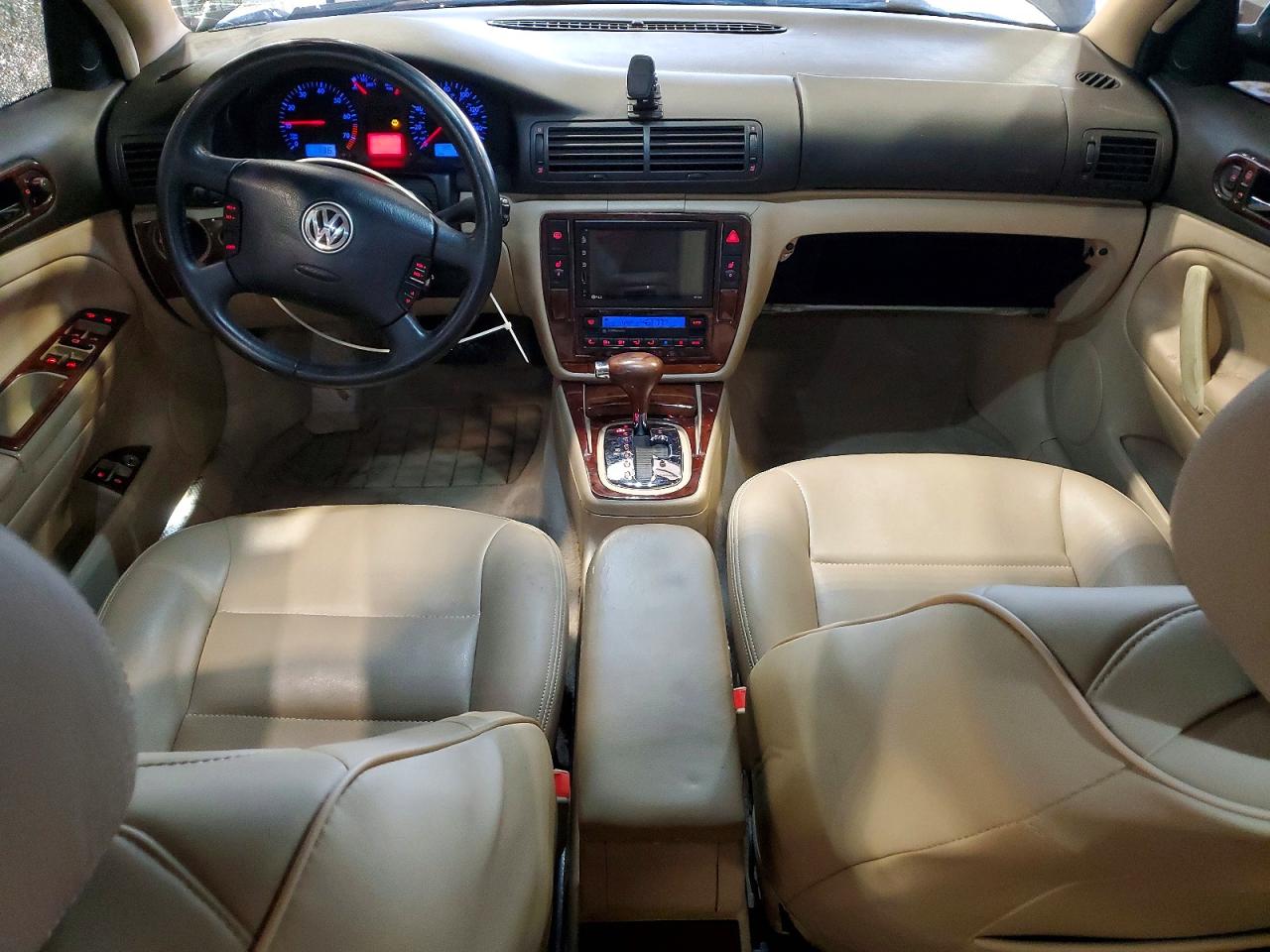2001 VOLKSWAGEN PASSAT GLX 4MOTION photo 15
