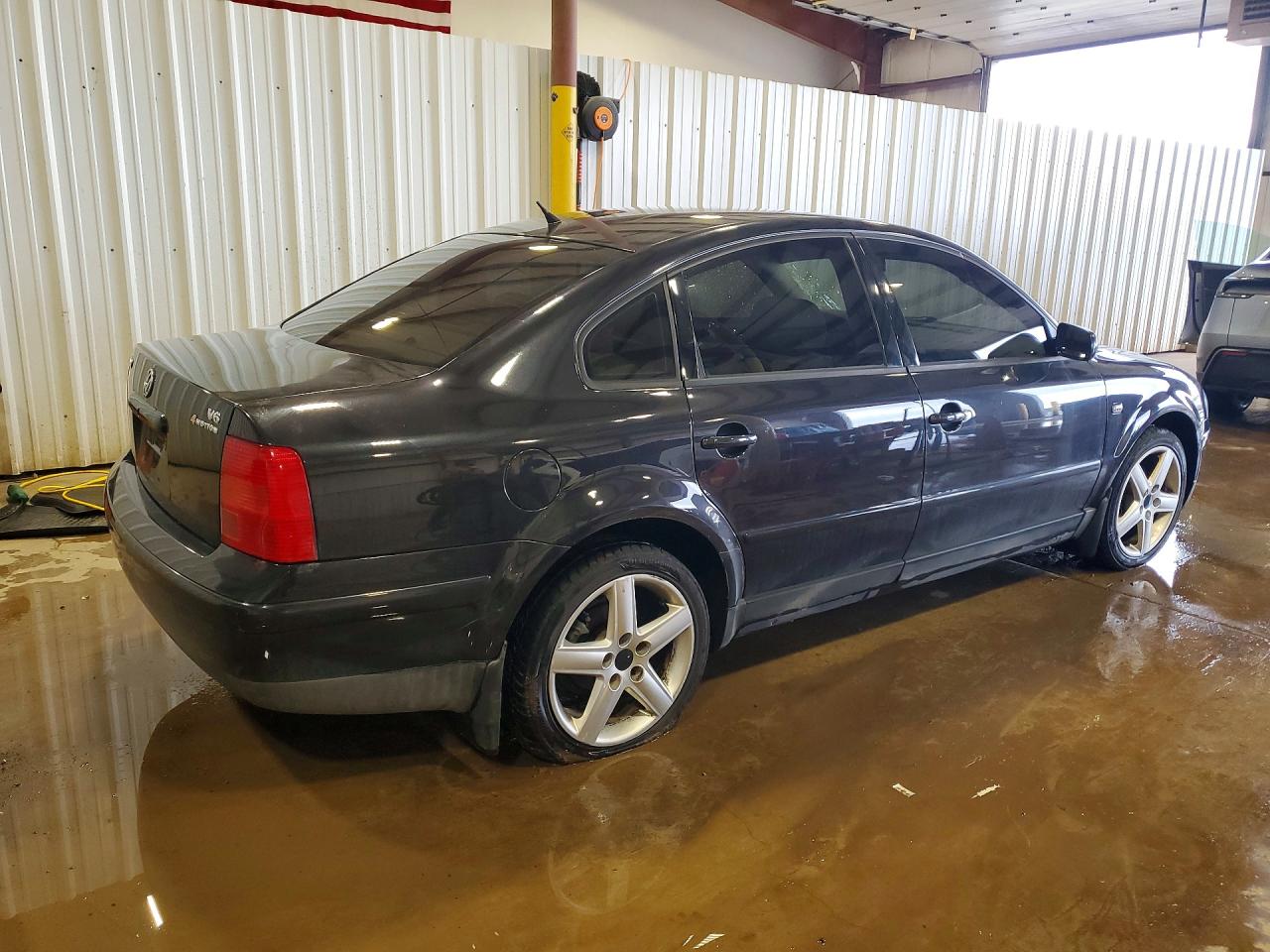 2001 VOLKSWAGEN PASSAT GLX 4MOTION photo 5