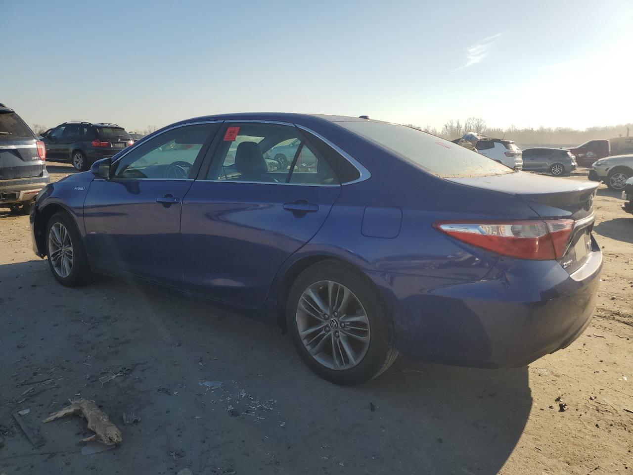 2015 TOYOTA CAMRY HYBRID photo 2
