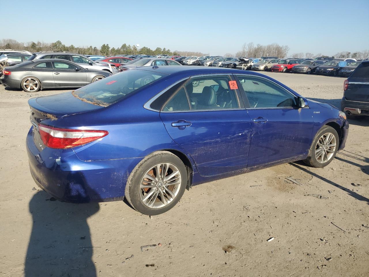 2015 TOYOTA CAMRY HYBRID photo 3