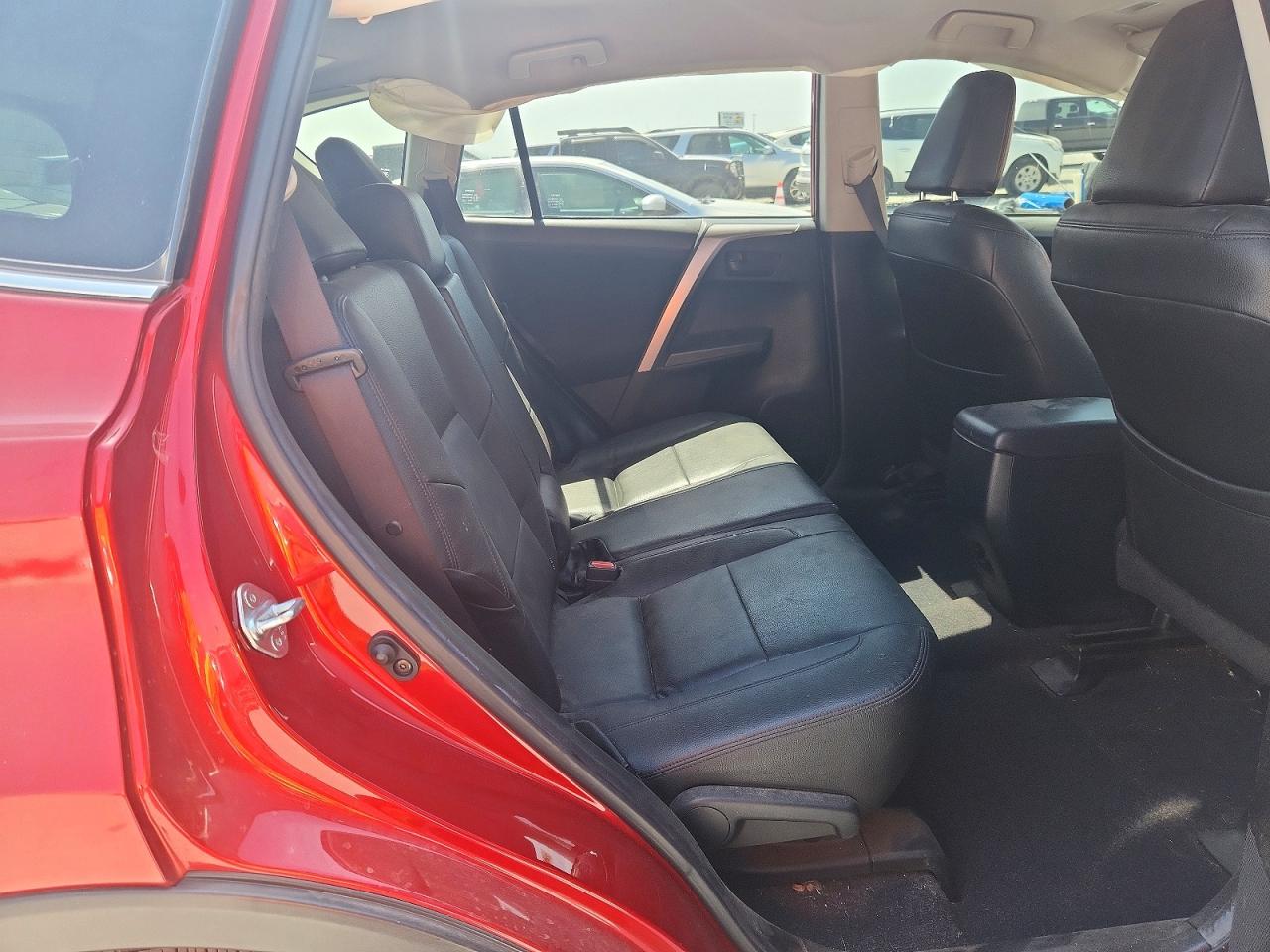 2016 TOYOTA RAV4 LE photo 21