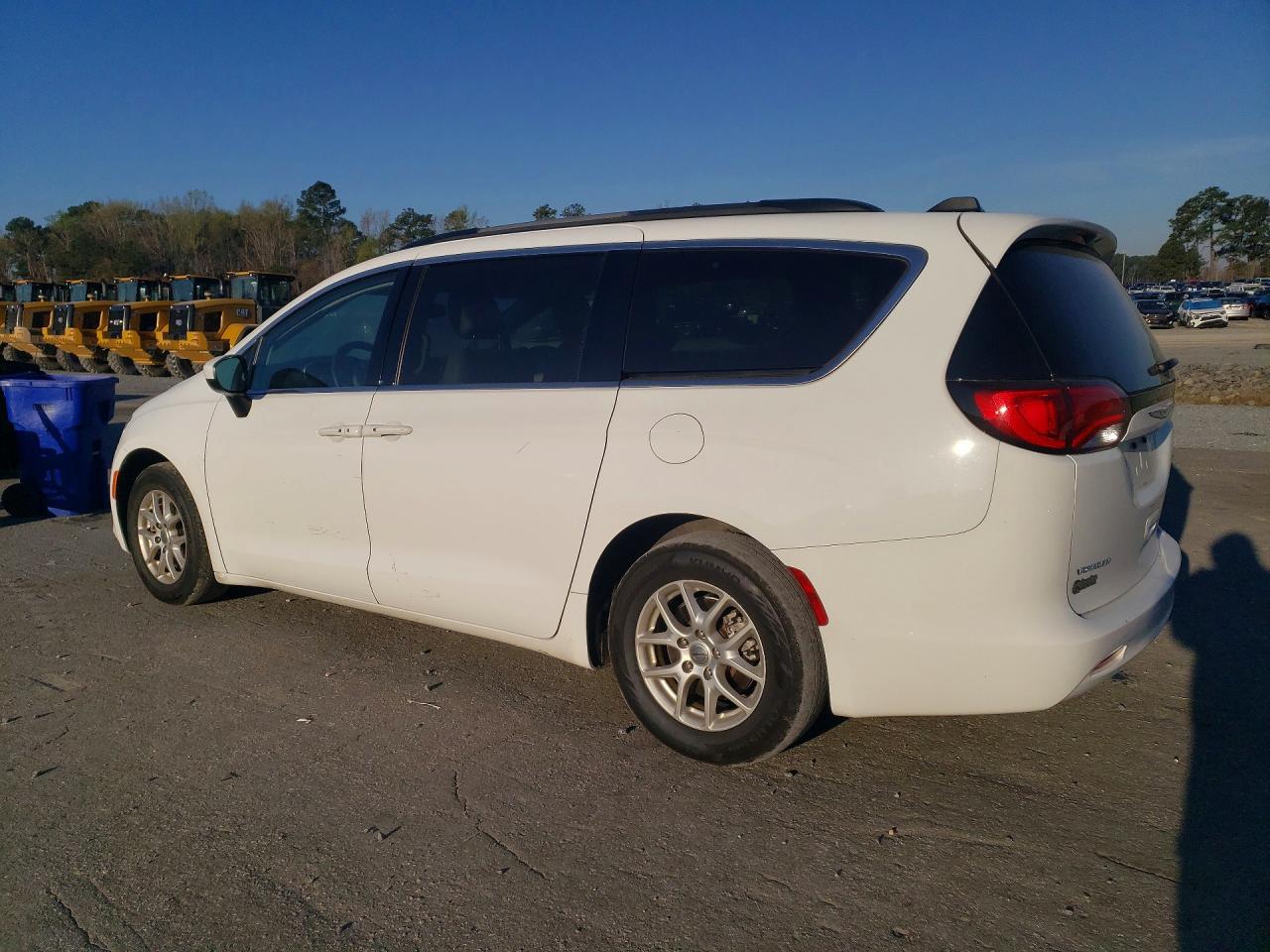 2021 CHRYSLER VOYAGER photo 4