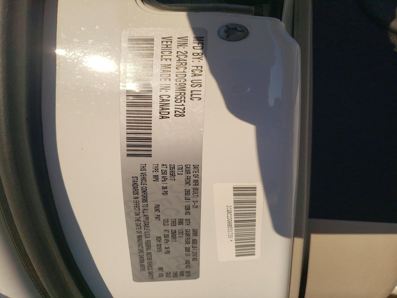 2021 CHRYSLER VOYAGER photo 37