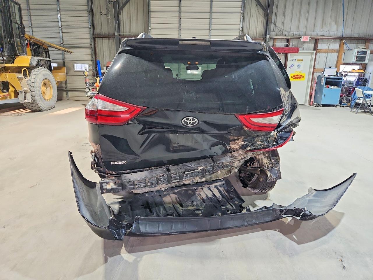 2015 TOYOTA SIENNA XLE 8-PASSENGER photo 6