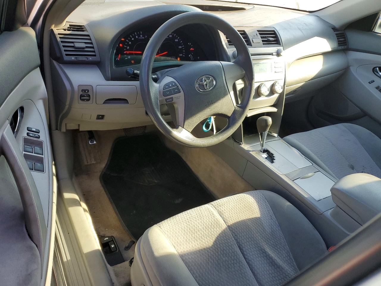 2010 TOYOTA CAMRY LE photo 8