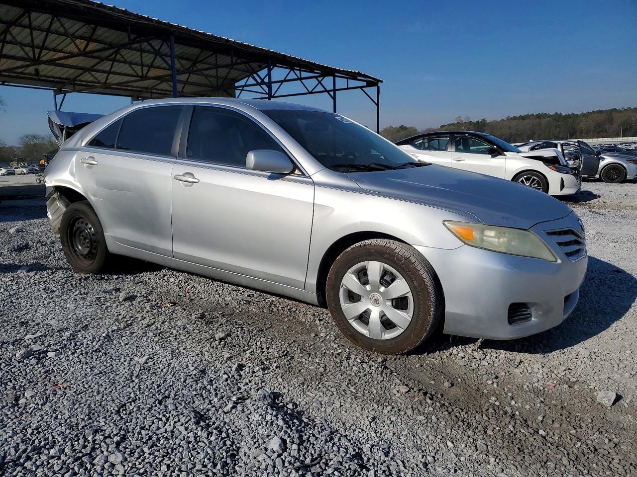 2010 TOYOTA CAMRY LE photo 4