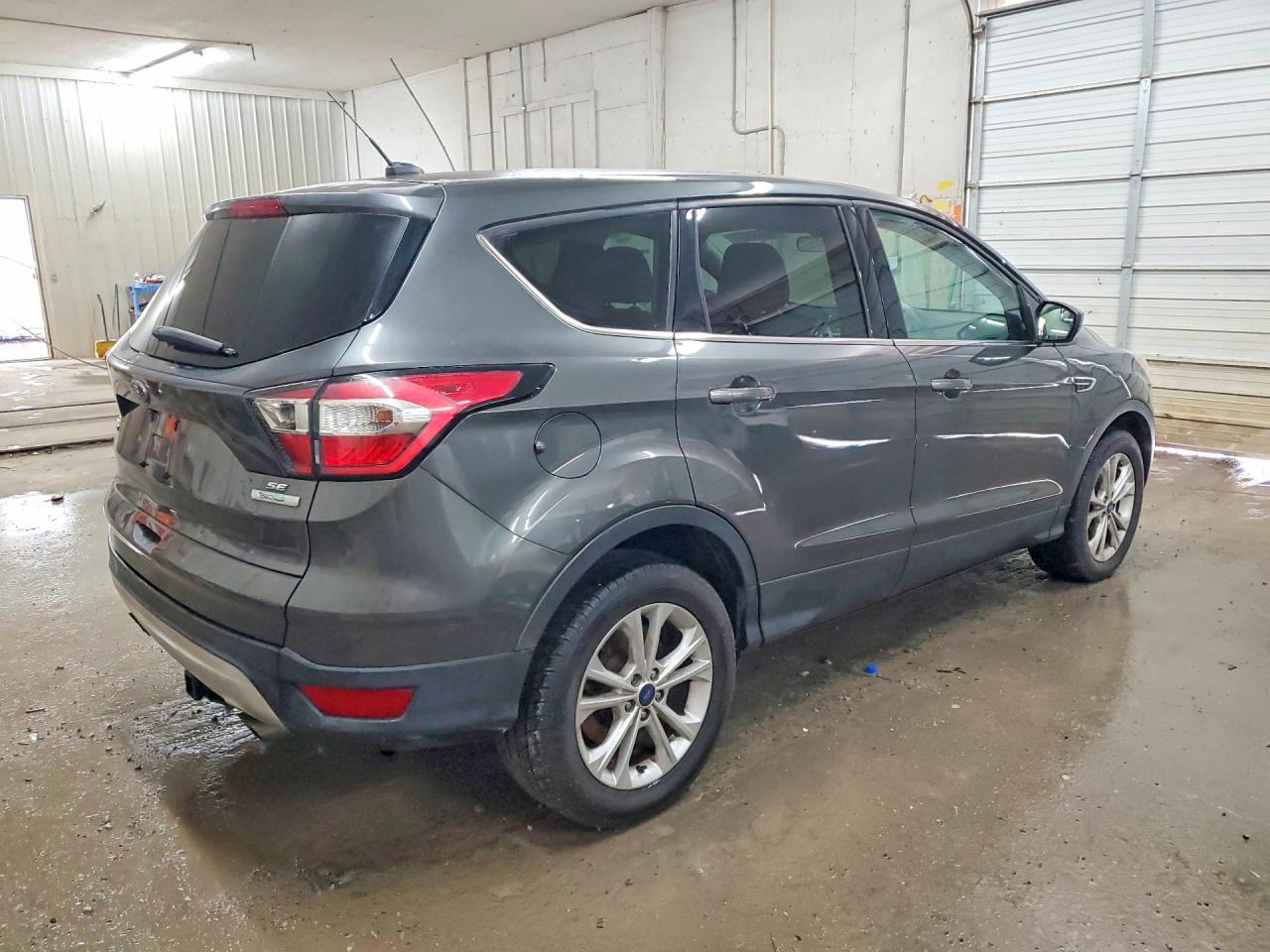 2017 FORD ESCAPE SE photo 3