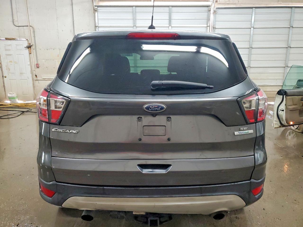 2017 FORD ESCAPE SE photo 6