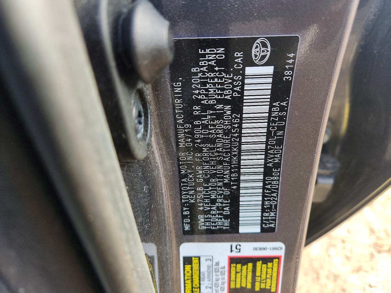 2019 TOYOTA CAMRY LE photo 34