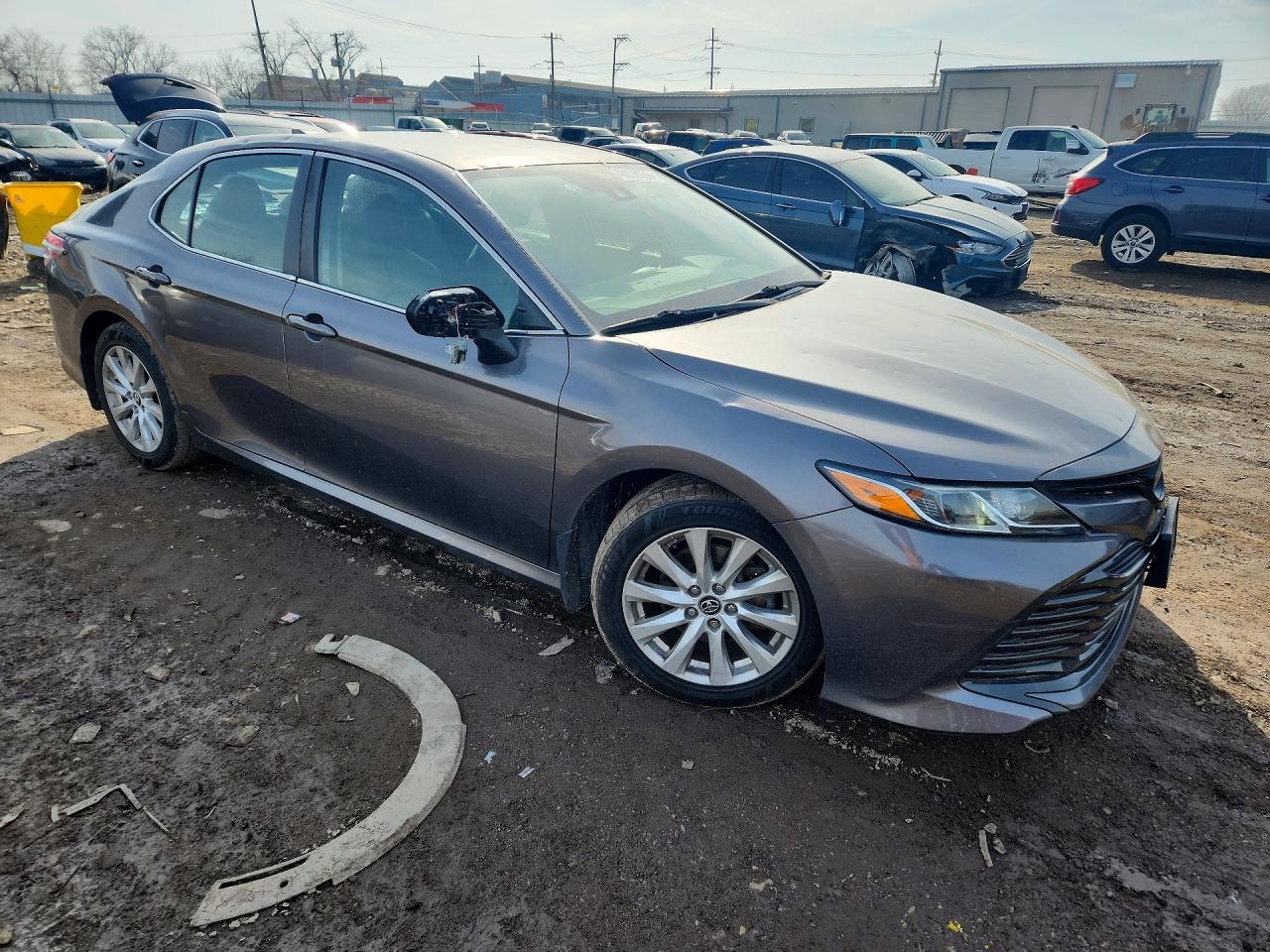 2019 TOYOTA CAMRY LE photo 10