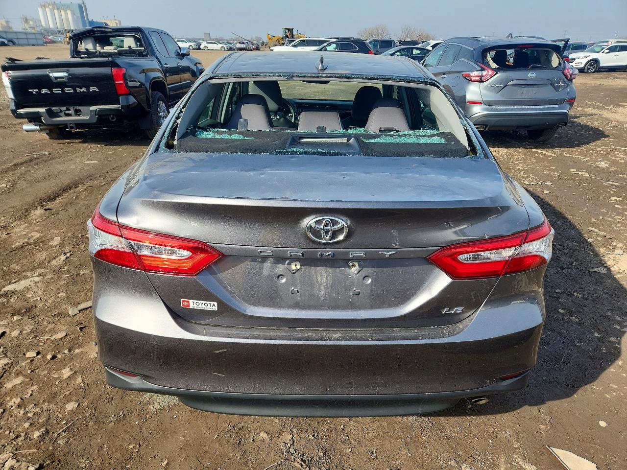 2019 TOYOTA CAMRY LE photo 16