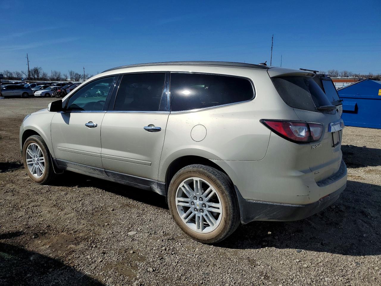 2014 CHEVROLET TRAVERSE LT photo 4