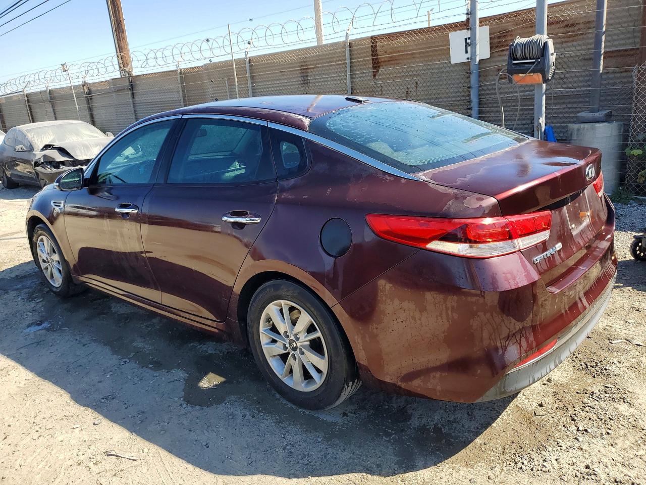 2016 KIA OPTIMA LX photo 4