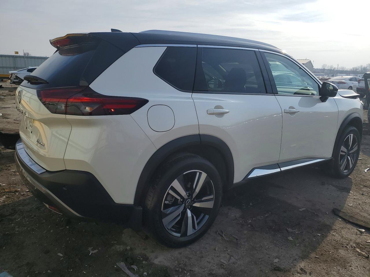 2023 NISSAN ROGUE SL photo 3