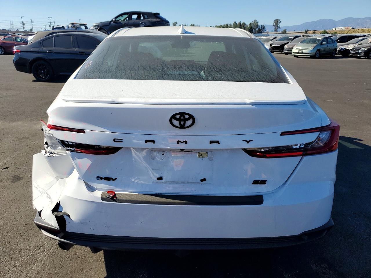 2025 TOYOTA CAMRY SE photo 11