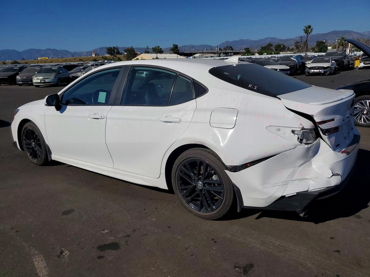 2025 TOYOTA CAMRY SE photo 3