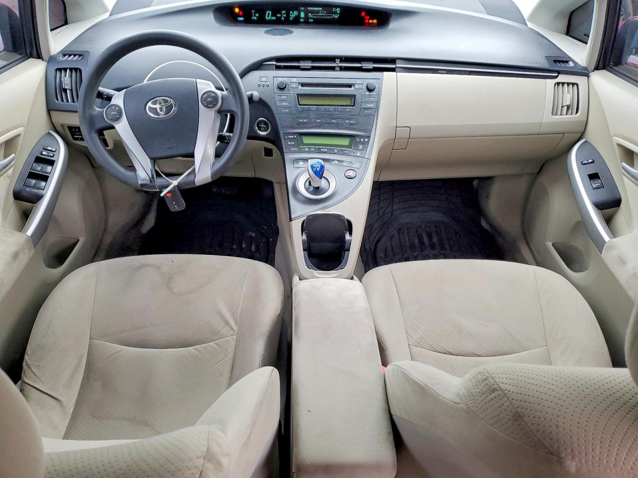 2011 TOYOTA PRIUS photo 8