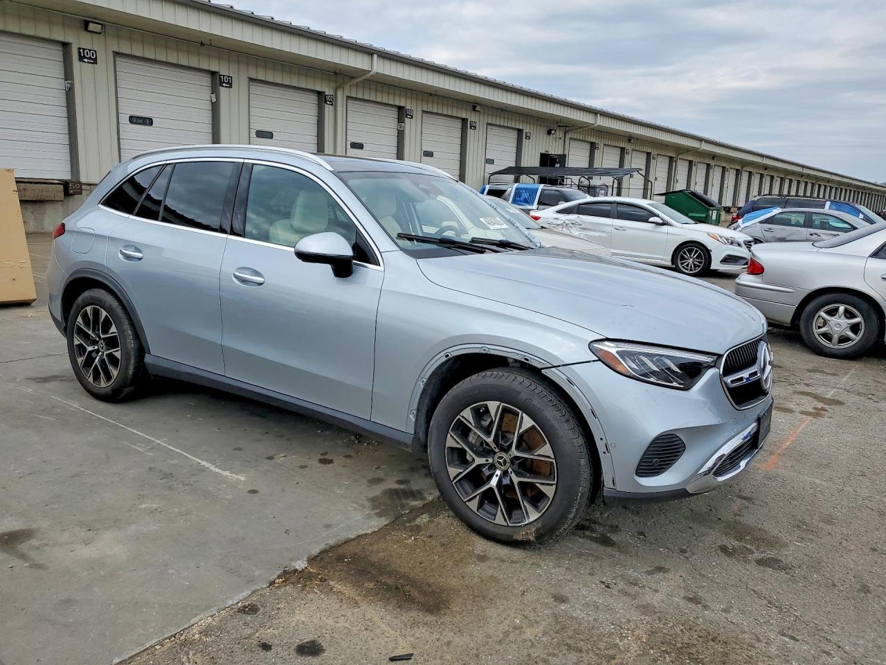 2025 MERCEDES-BENZ GLC 350E photo 10